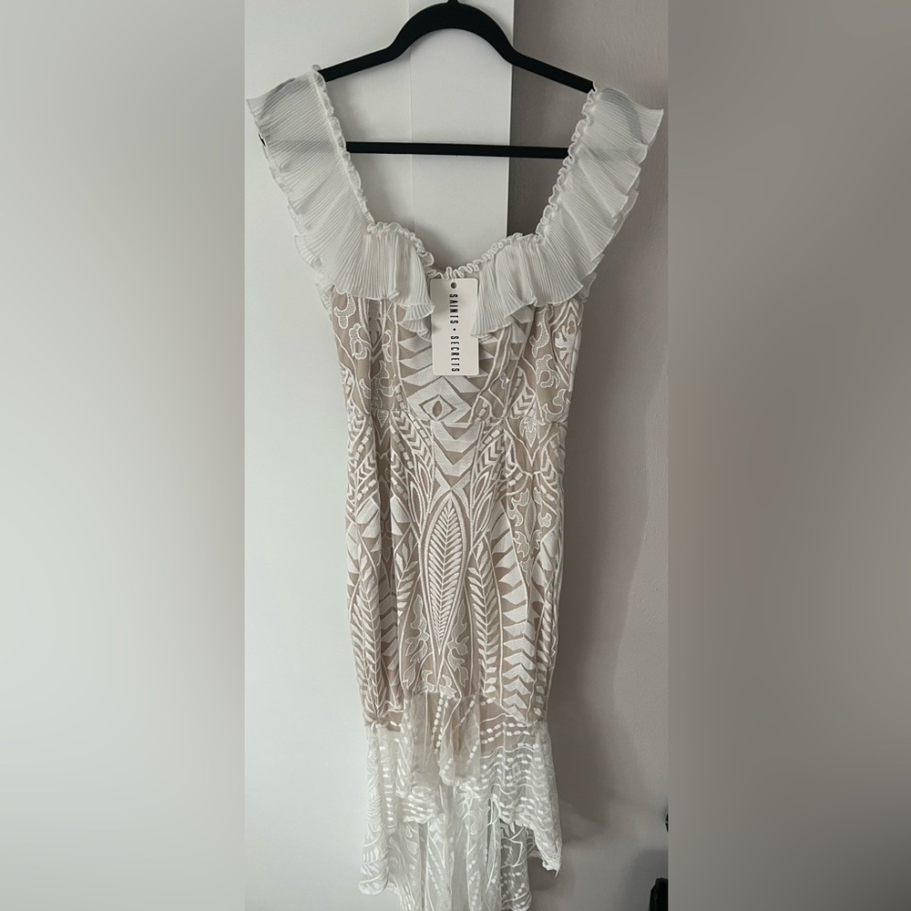 DREAMY OFF-SHOULDER HIGH-LOW HEM DRESS WHITE